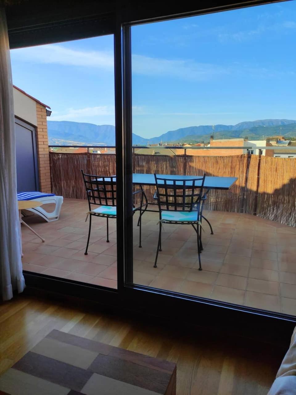 Acogedor Atico Duplex En Tremp Apartment Exterior foto